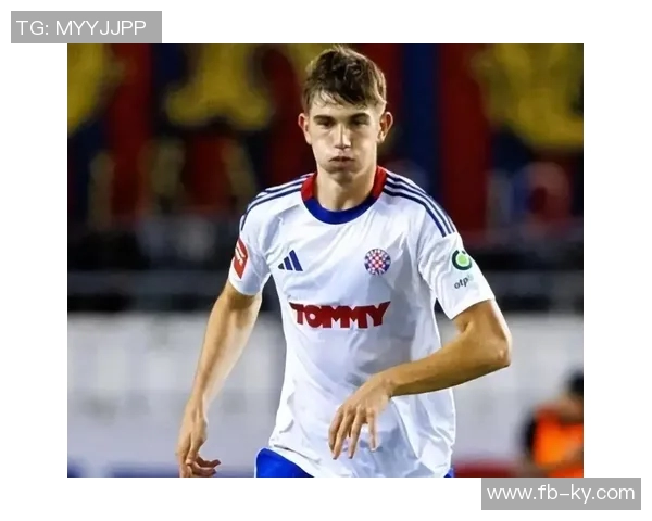 巴萨关注克罗地亚18岁中卫姆拉契奇已进行球员情况咨询